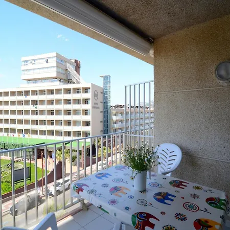 Daire Beachfront In With Pool *